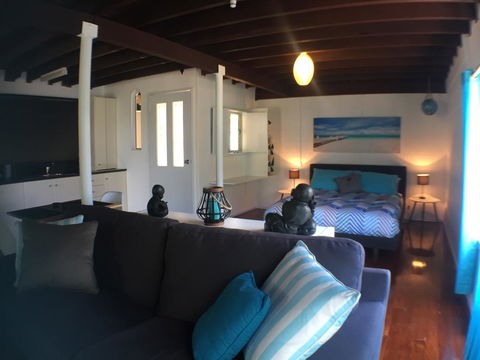 High Tide At Emerald - Holiday Sunshine Coast 0