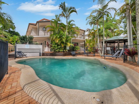 Cossies By The Sea - Sunshine Coast Tourism 0