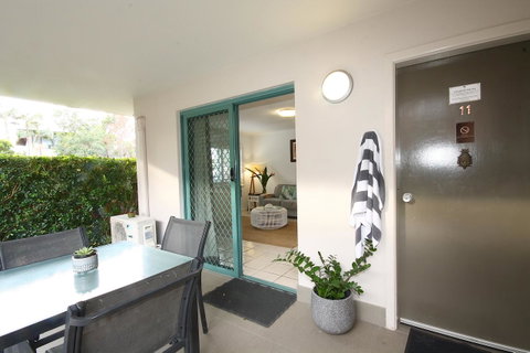 Cossies By The Sea - Sunshine Coast Tourism 13