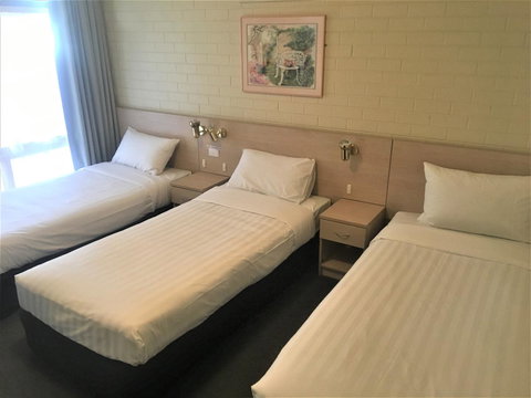Junee Motor Inn - Sunshine Coast Tourism 18
