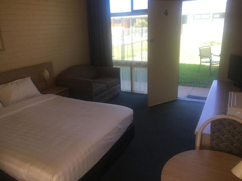 Junee Motor Inn - Sunshine Coast Tourism 0