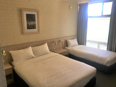 Junee Motor Inn - Sunshine Coast Tourism 15