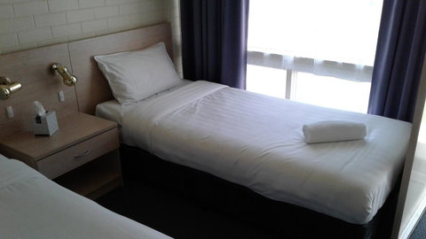 Junee Motor Inn - Sunshine Coast Tourism 4