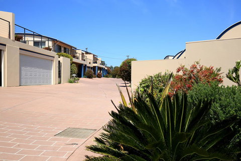 The Cove At Culburra - Direct Access To Beach - Holiday Sunshine Coast 24