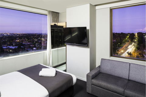 Metro Hotel Miranda - Sunshine Coast Tourism 4