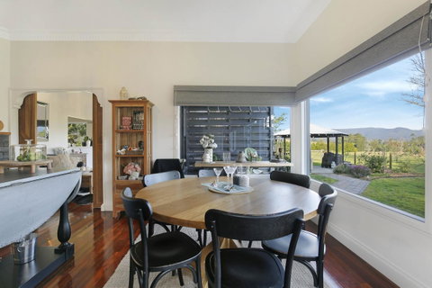 Romanz In The Valley (Luxury B&B) - Sunshine Coast Tourism 18