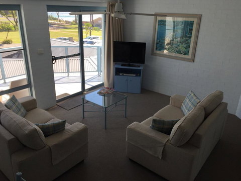 Breakers Apartments - Sunshine Coast Tourism 12