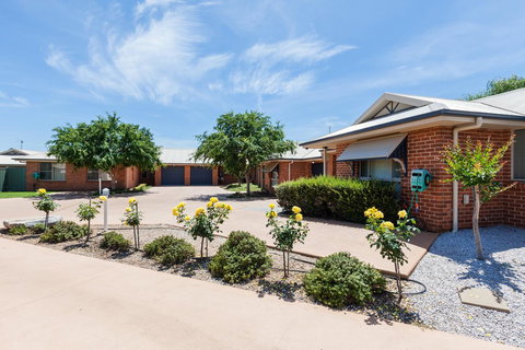 Colonial Court Villas - Sunshine Coast Tourism 28