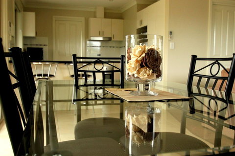 Colonial Court Villas - Sunshine Coast Tourism 23