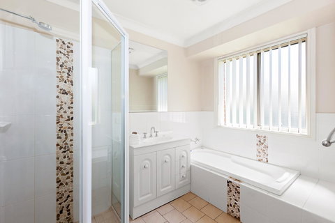 Colonial Court Villas - Sunshine Coast Tourism 18