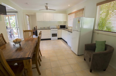 The Palms At Avoca - Sunshine Coast Tourism 3