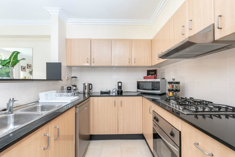 Apartments In Pyrmont - Holiday Sunshine Coast 41