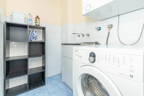 Apartments In Pyrmont - Holiday Sunshine Coast 26