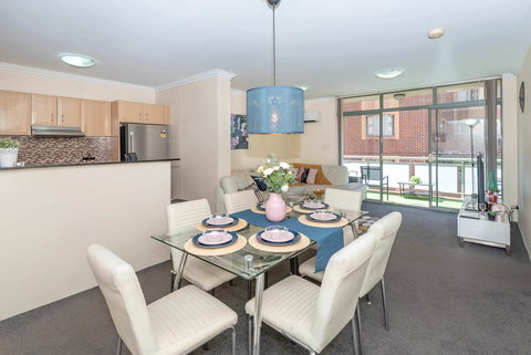 Apartments In Pyrmont - Holiday Sunshine Coast 0