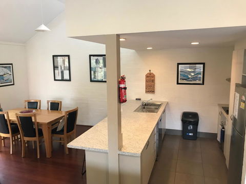 Mariner Bay Apartments - Holiday Sunshine Coast 4