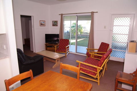 Fleur Cottage, 7 Willow Street - Sunshine Coast Tourism 6
