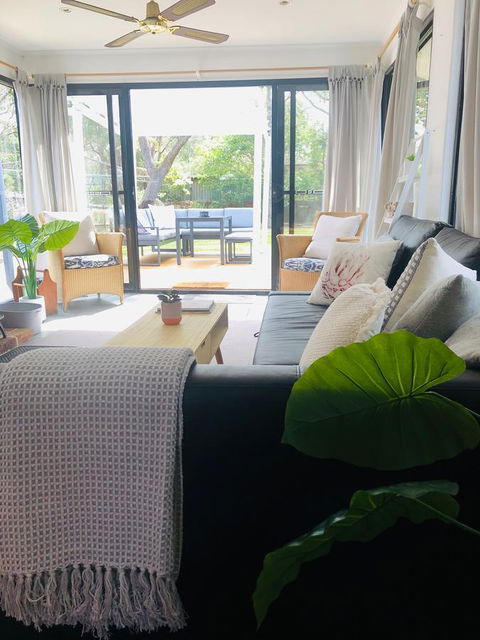 Little Blue Beach House - Sunshine Coast Tourism 14