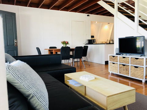 Little Blue Beach House - Sunshine Coast Tourism 7
