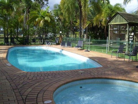 Glenwood Tourist Park & Motel - Sunshine Coast Tourism 3