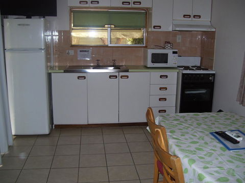Glenwood Tourist Park & Motel - Sunshine Coast Tourism 24