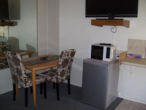 Glenwood Tourist Park & Motel - Sunshine Coast Tourism 10