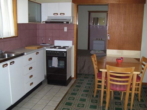 Glenwood Tourist Park & Motel - Sunshine Coast Tourism 9