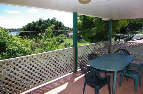 Bellhaven 2, 17 Willow Street - Holiday Sunshine Coast 2