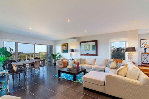 Churchill View Forster - Sunshine Coast Tourism 0