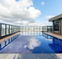 Japanese Style waterfront apt wt rooftop pool - Holiday Sunshine Coast