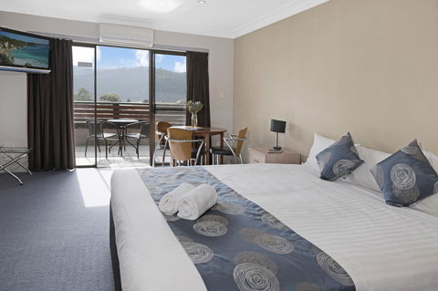 Banjo Paterson Inn - Sunshine Coast Tourism 1