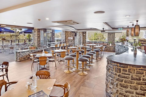 Banjo Paterson Inn - Sunshine Coast Tourism 8