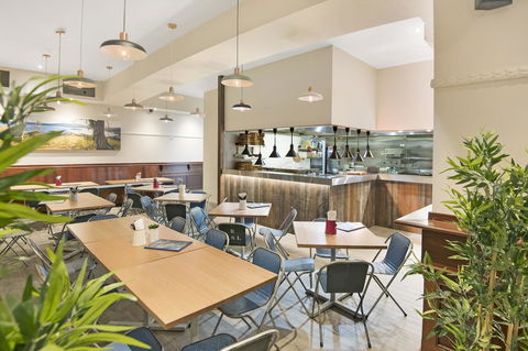 Banjo Paterson Inn - Sunshine Coast Tourism 4