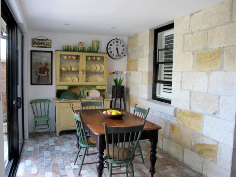 Apple Tree Cottage - Sunshine Coast Tourism 0