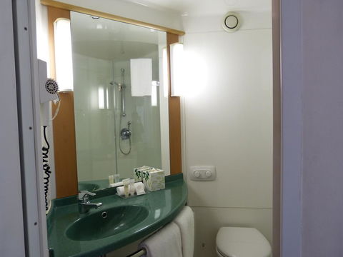 Ibis Thornleigh - Sunshine Coast Tourism 4
