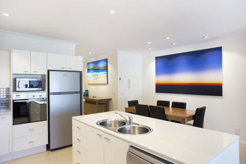 Beachfront 2 - Sunshine Coast Tourism 7