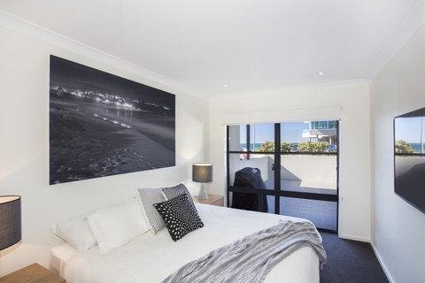 Beachfront 2 - Sunshine Coast Tourism 12
