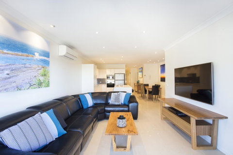 Beachfront 2 - Sunshine Coast Tourism 9