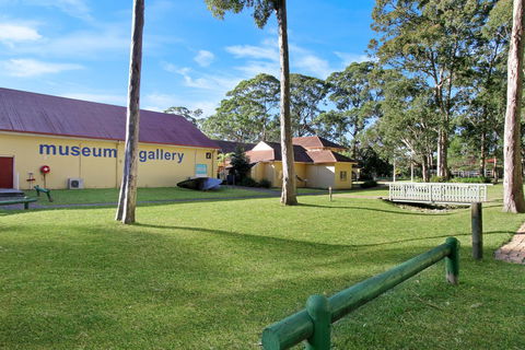 Huskisson Holiday Motel Cabins - Sunshine Coast Tourism 9