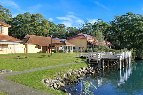 Huskisson Holiday Motel Cabins - Sunshine Coast Tourism 11