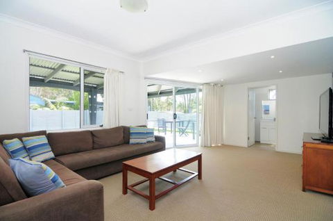 Huskisson Holiday Motel Cabins - Sunshine Coast Tourism 25