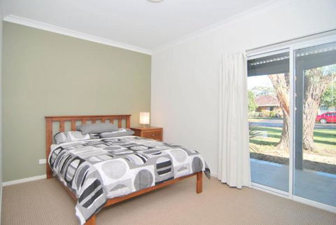 Huskisson Holiday Motel Cabins - Sunshine Coast Tourism 30