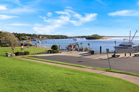 Huskisson Holiday Motel Cabins - Sunshine Coast Tourism 4