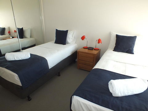 Pacific Marina Apartments - Sunshine Coast Tourism 35