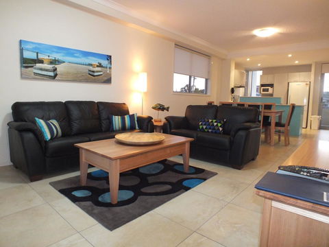 Pacific Marina Apartments - Sunshine Coast Tourism 1