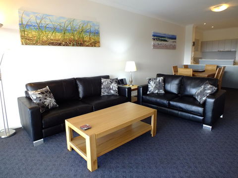 Pacific Marina Apartments - Sunshine Coast Tourism 16