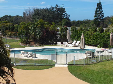 Pacific Marina Apartments - Sunshine Coast Tourism 24