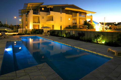 Pacific Marina Apartments - Sunshine Coast Tourism 3