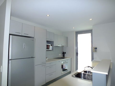 Pacific Marina Apartments - Sunshine Coast Tourism 11