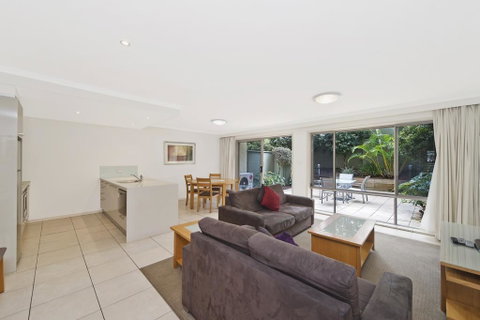 Flynns Beach Resort - Sunshine Coast Tourism 2