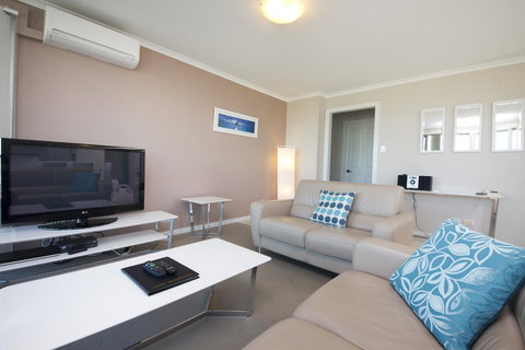 Sails Apartments - Sunshine Coast Tourism 6
